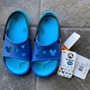 💙NEW- w/tags! Disney Mickey kids Crocs size 12/13